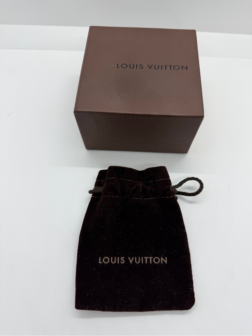 Authentic Louis Vuitton LV me “L” Necklace - Picture 3 of 12